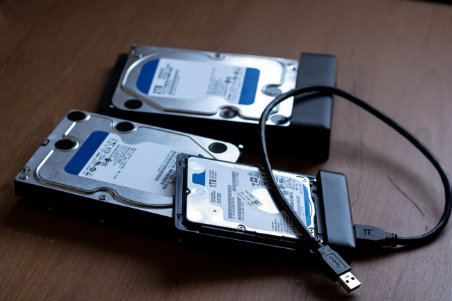 Herramientas de clonación de equipos microinformáticos (Imagen de Clayton Majona en Pixabay) Herramientas de clonación de equipos microinformáticos (Imagen de Clayton Majona en Pixabay)