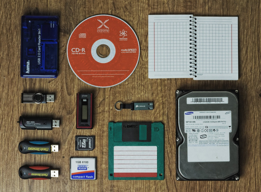 Los dispositivos de almacenamiento del equipo microinformático Los dispositivos de almacenamiento del equipo microinformático
