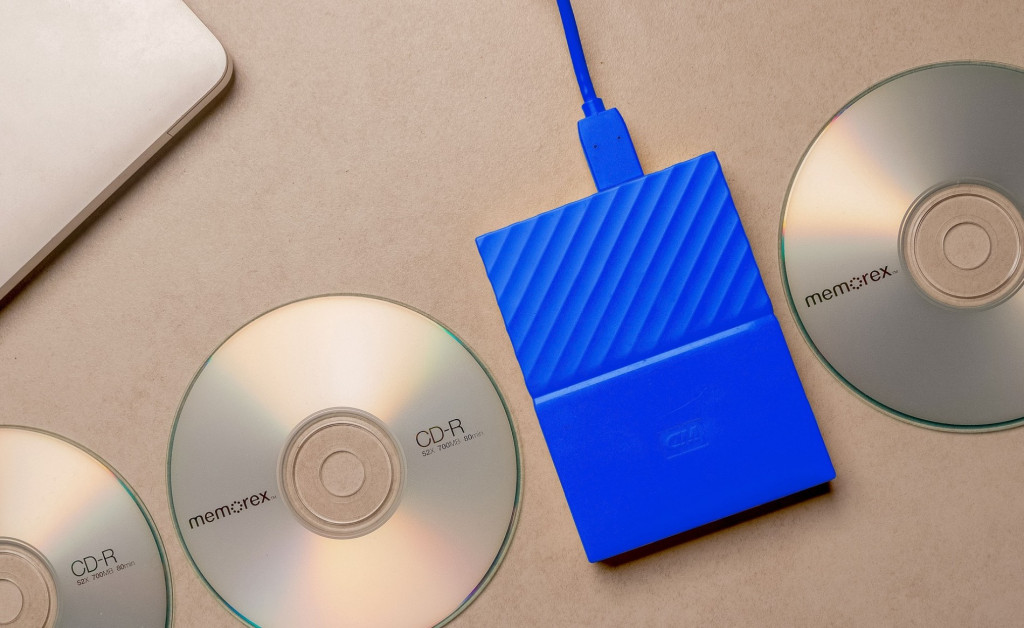 Ejercicios prácticos de los dispositivos de almacenamiento del equipo microinformático (Imagen de Renee Gaudet en Pixabay) Ejercicios prácticos de los dispositivos de almacenamiento del equipo microinformático (Imagen de Renee Gaudet en Pixabay)